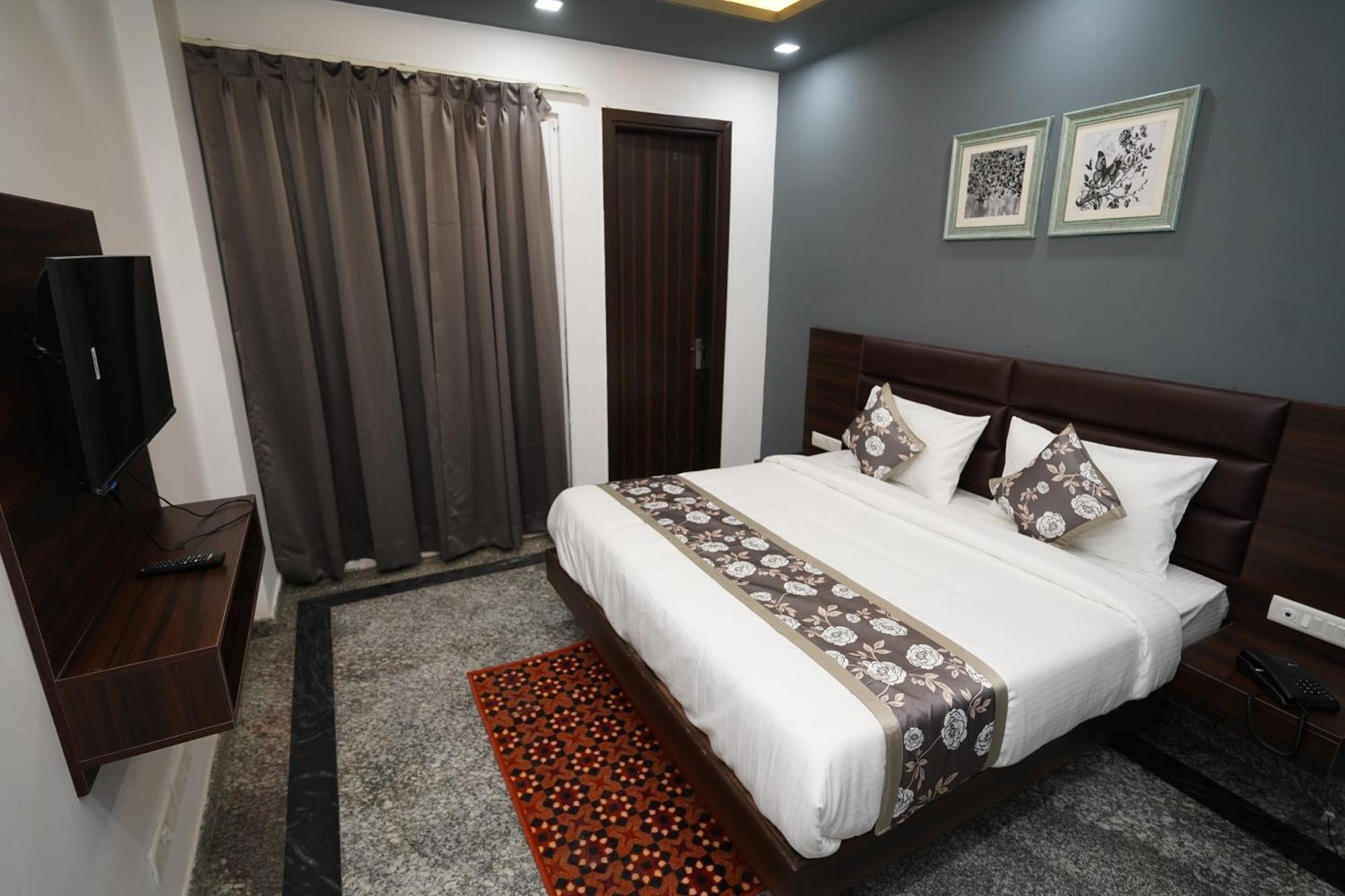 Posh Garden Inn Artemis Hospital Road Gurgaon Extérieur photo